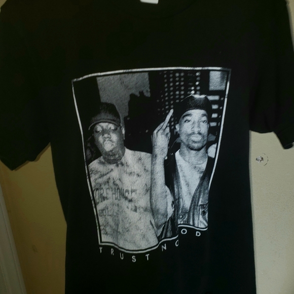 T-shirt - Picture 2 of 2